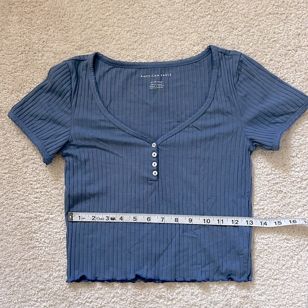 American Eagle Crop Top - Picture 3 of 4